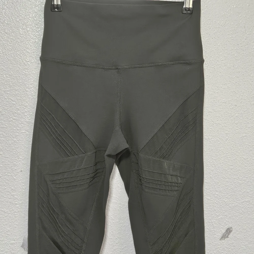 Alo high rise moto style leggings see description for sizing
